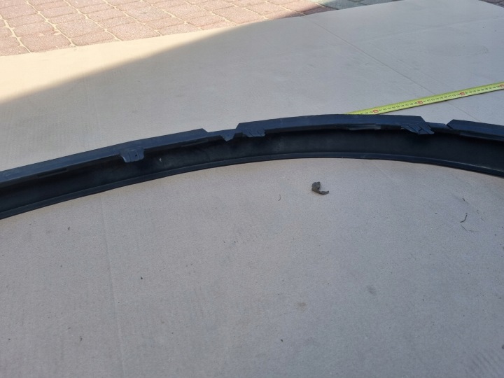 MOULURE INFÉRIEURE PARE-CHOCS LÈVRE RENAULT MEGANE III 960153691R