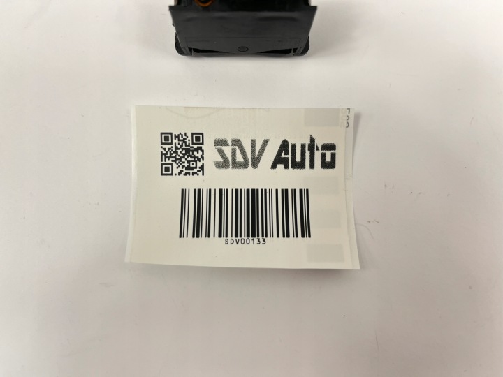 BOUTON COMMUTATEUR CHAUFFAGE ARRIÈRE VITRES MERCEDES W126 SE SEC 0008206110