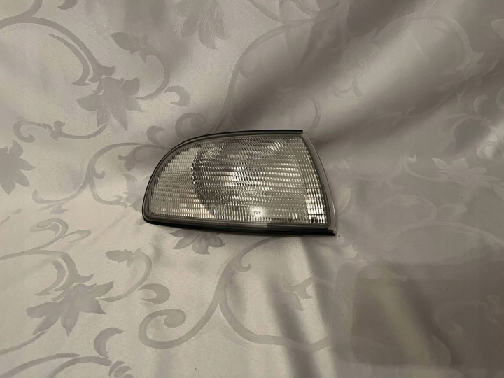CLIGNOTANT DROIT AUDI A8 D2 1994-2002 711315106911
