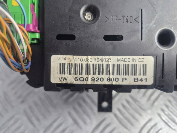 COMPTEUR VOLKSWAGEN POLO IV 9N3 6Q0920800P