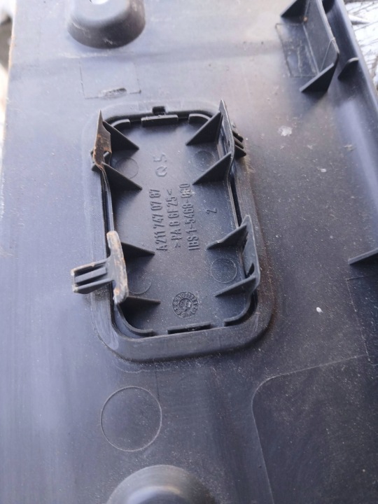 MOULURE PROTECTION COUVERCLES DE COFFRE COUVERCLES DE COFFRE ARRIÈRE MERCEDES-BENZ E W211 A2117470187