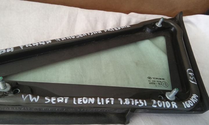 VITRE CARROSSERIE DROIT AVANT SEAT LEON II 1P0845412 2006