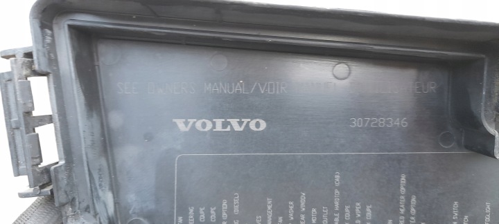 BOÎTE FUSIBLES VOLVO V50 2.4 ESSENCE