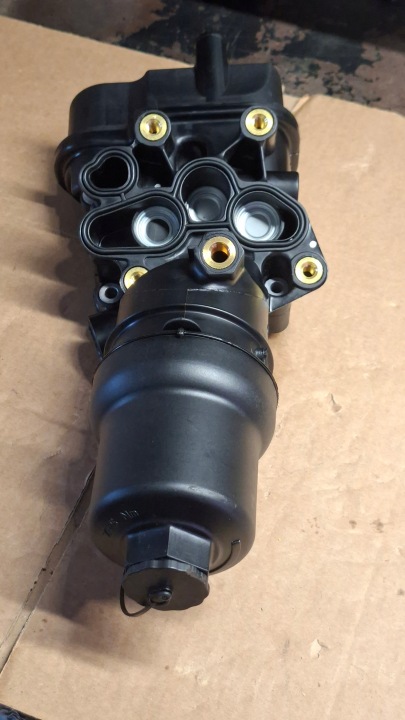 SUPPORT CHÂSSIS FILTRE HUILES AUDI VW 06D115397J NEUF