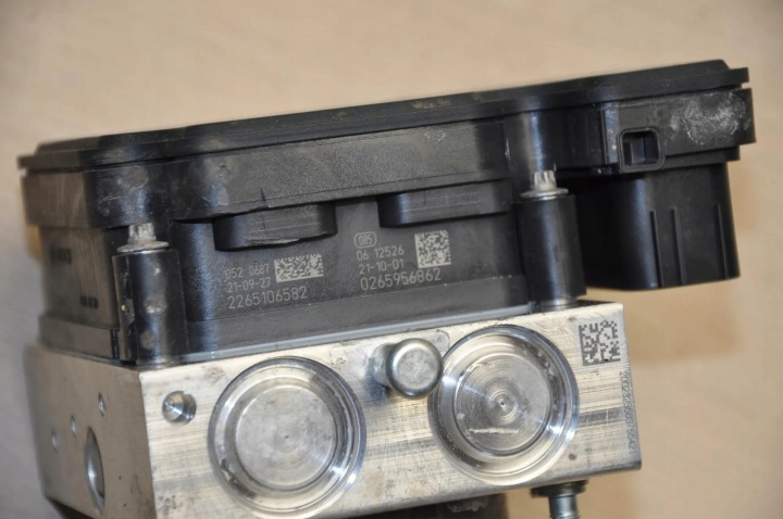 POMPE ABS MERCEDES-BENZ EQA(H243) A2439013600 20616618 140KW 2021