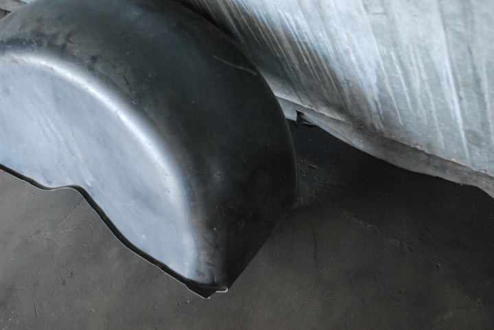 PASSAGE DE ROUE GAUCHE ARRIÈRE VW T5 7H0810971A