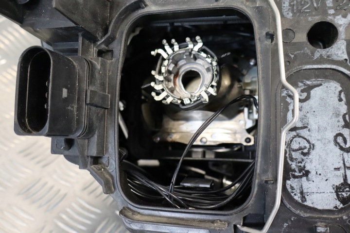 PHARE AVANT AVANT GAUCHE AUDI Q5 I XÉNON 8R0941003AF 2008-2011