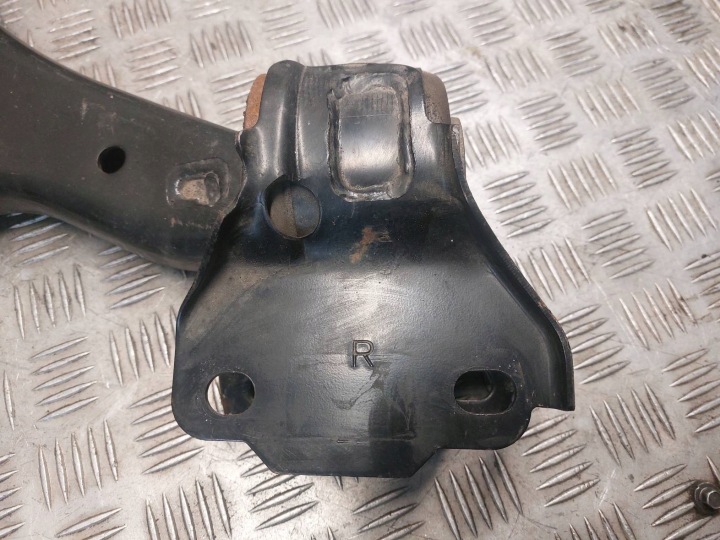 BRAS DE SUSPENSION GAUCHE AVANT DROIT AVANT VOLVO XC60 I 8G9N-3A053-A S060473