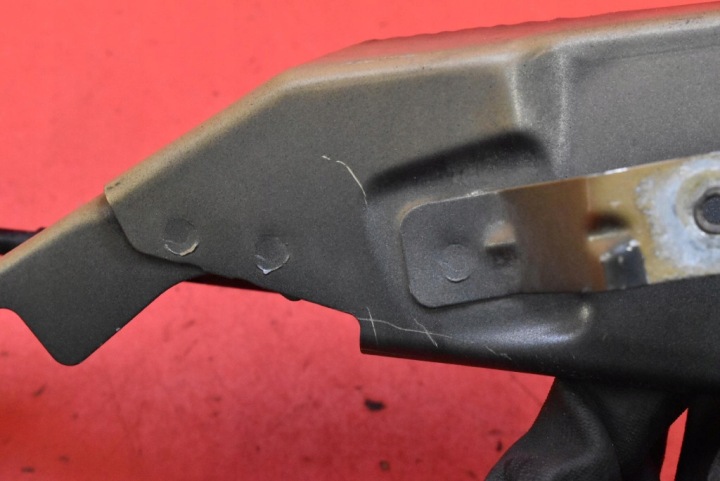 SUPPORT GARDE-BOUE GAUCHE AVANT 016693D04 CITROEN C4 GRAND PICASSO 2 II 13-17