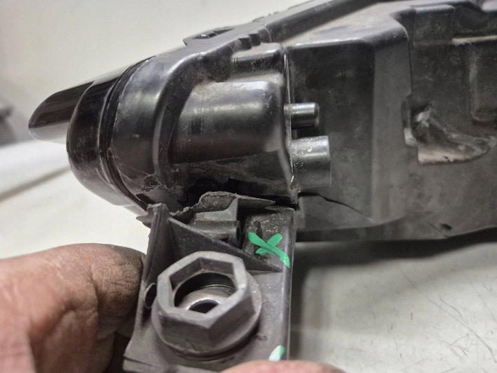 ENDOMMAGÉ USA PROJECTEUR AVANT CÔTÉ DROITE AUDI A3 20- 8Y0941034B MATRIX