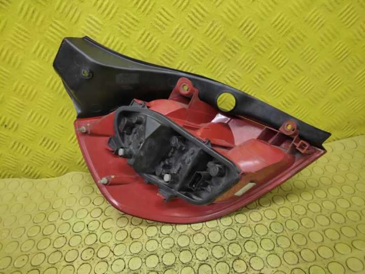 RENAULT CLIO III PHARE DROIT ARRIÈRE 89035080