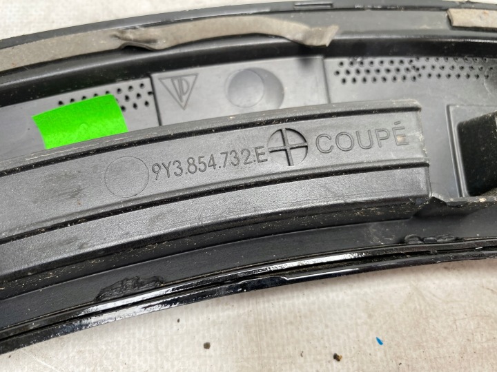 PORSCHE CAYENNE 9Y COUPÉ 19- MOULURE REVÊTEMENT GARDE-BOUE DROIT ARRIÈRE 9Y3854732E