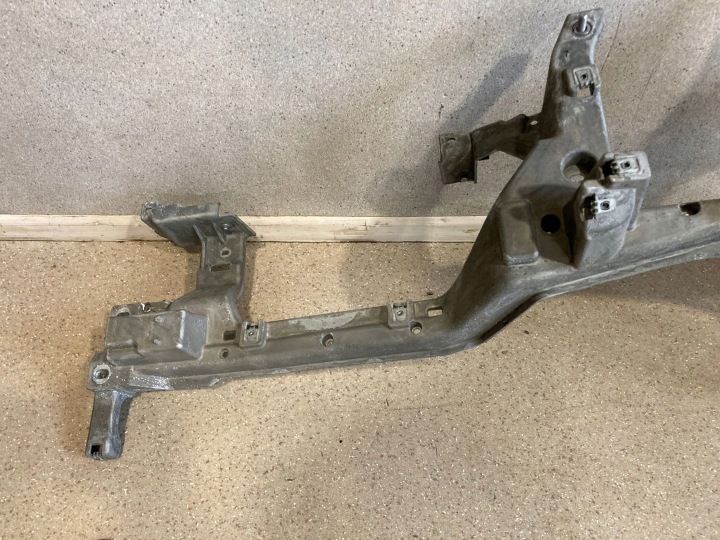 BMW 7 G11 G12 2018 AVEC AVANT ÉLÉMENTS DE FIXATION