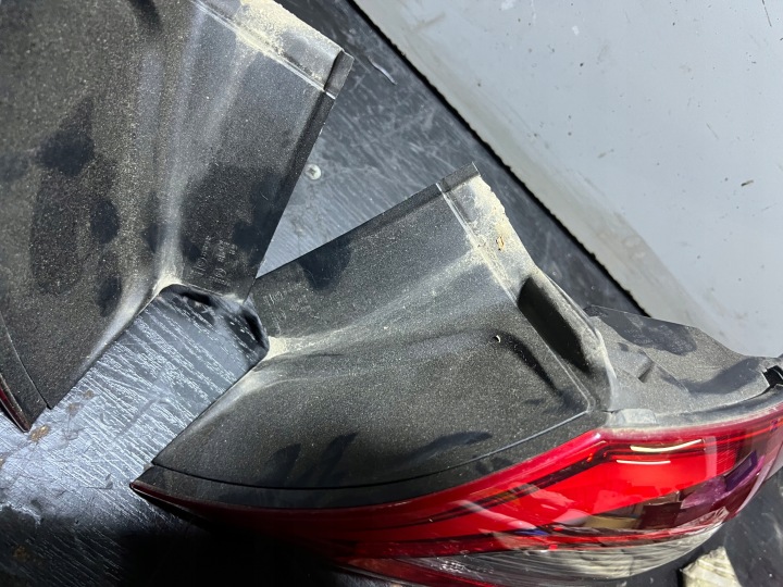 PEUGEOT 308 II T9 LIFT HAYON 5D PHARE ARRIÈRE ARRIÈRE GAUCHE BERLINE COMPACTE EUROPE