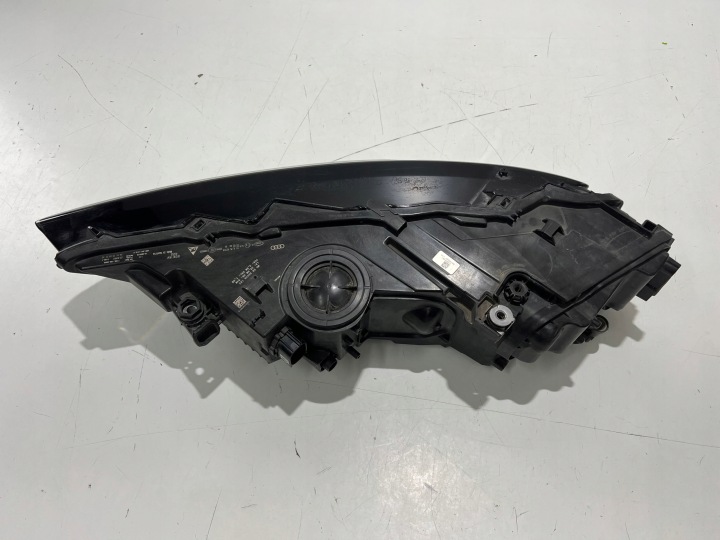 PHARE DROITE AVANT AVANT AUDI Q7 LIFT COMPLET LED 4M0941012