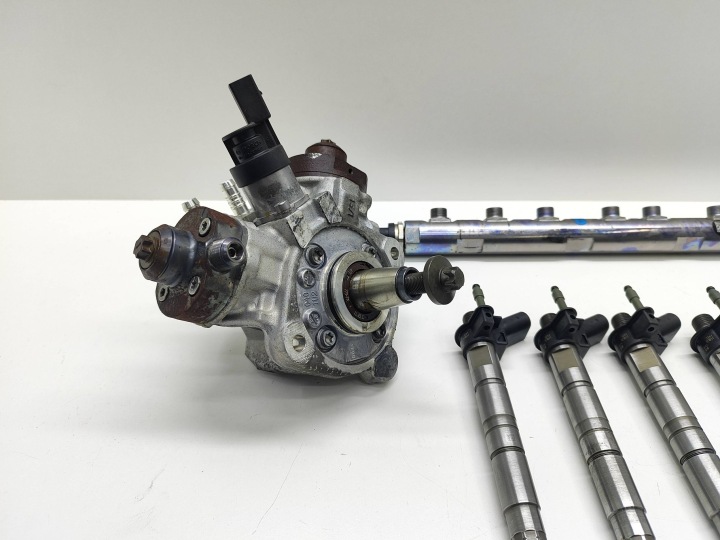 SYSTÈME COMBUSTIBLE BMW 6 GRAN COUPÉ (F06) 7823461 3.0L DIESEL 230KW 2012
