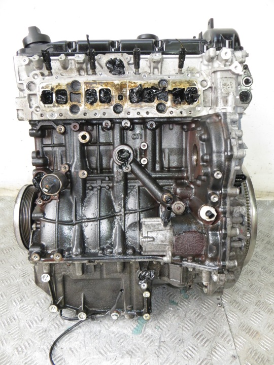 MERCEDES CLA W117 2.2D MOTEUR POTEAU 651900 651930 13-