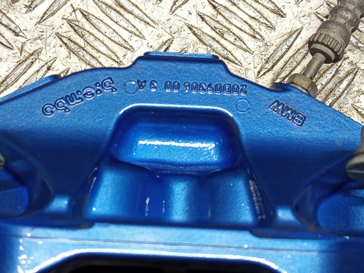 BMW OE 6879854 1' F40 2' F44 ÉTRIER DE FREIN DE FREIN DROIT AVANT 4X38 42/360 30
