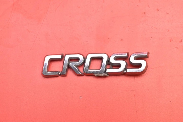 INSIGNE EMBLÈME CAPOTS TOYOTA YARIS CROSS 20-
