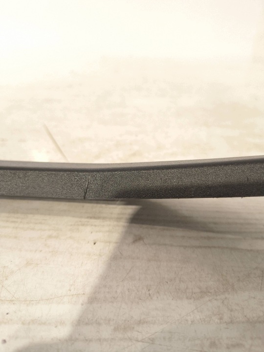 MOULURE REVÊTEMENT GAUCHE AVANT GARDE-BOUE AVANT SKODA KAROQ 57A854819