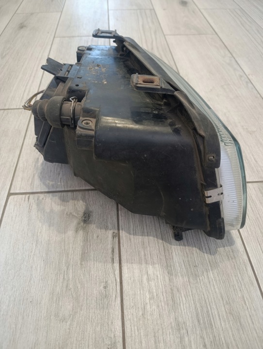 #20-5110# PHARE AVANT GAUCHE AUDI A4B5