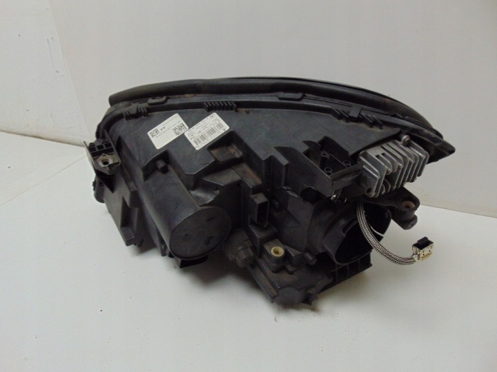 PHARE DROITE AVANT MERCEDES GLA W156 A1569061800 EUROPE