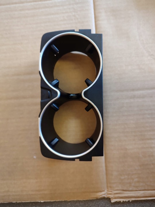 POIGNÉE SUR GODETS CUP HOLDER MERCEDES W217 W222 A2226830075