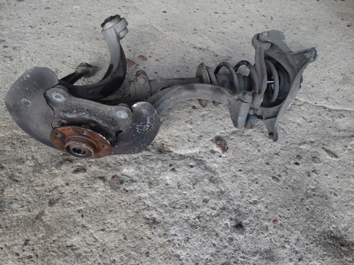 AUDI A4 B8 LIFT 12-15 ROTULE DE DIRECTION AMORTISSEUR DROIT AVANT SUSPENSION DROIT