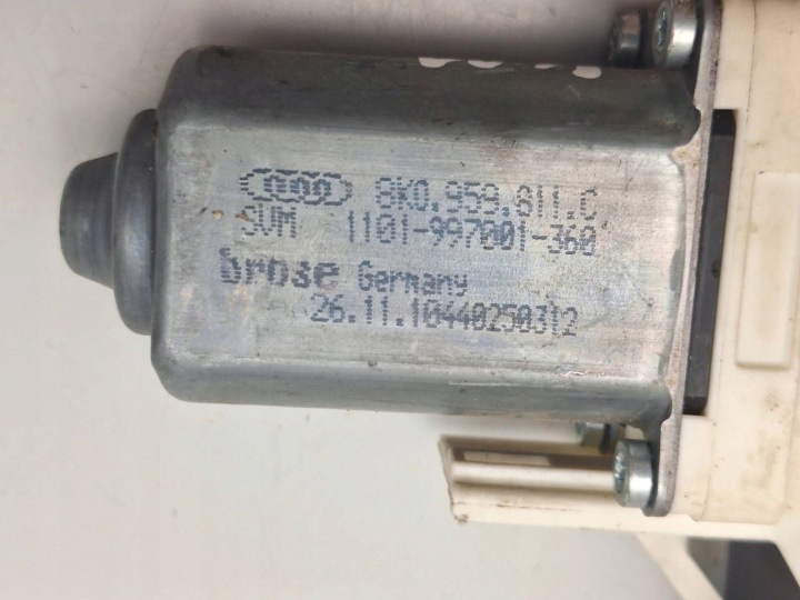 PETIT MOTEUR VITRES ARRIÈRE AUDI A6 S6 C6 4F 8K0959811C