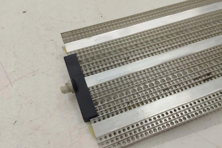 RADIATEUR ÉLECTRIQUE RÉCHAUFFEURS AUDI 4G0819011 2.0L DIESEL 2011