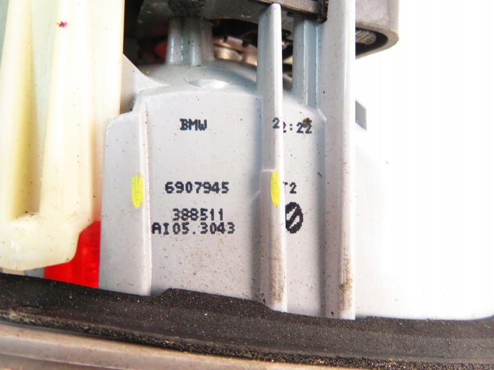 PHARE GAUCHE ARRIÈRE COUVERCLES DE COFFRE BMW 3 (E46) 6907945 6907937
