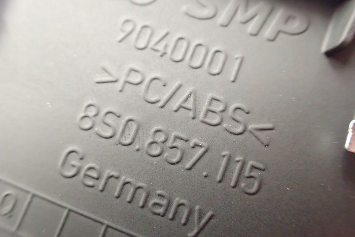 AUDI TT 8S CHÂSSIS TABLEAU DE BORD LCD 8S0857115