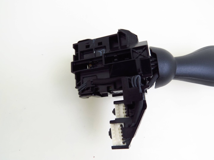 COMMUTATEUR MANETTE CLIGNOTANTS FEUX 31674102 VOLVO S60 III V60 II