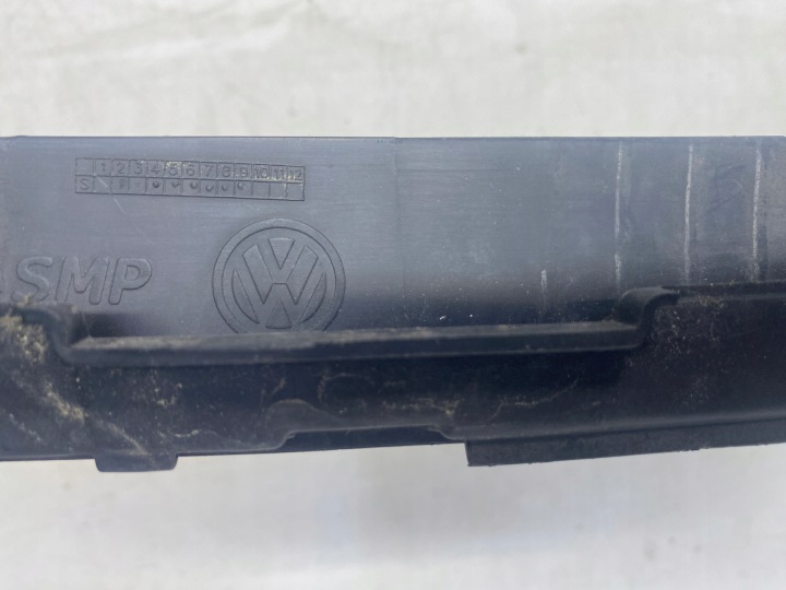 3G0853677AA GRILLE CENTRALE PARE-CHOCS VW PASSAT B8