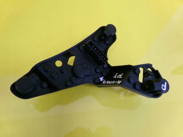 DOUILLE D'AMPOULE ARRIÈRE ARRIÈRE CÔTÉ DROITE TOYOTA AVENSIS II NR1107
