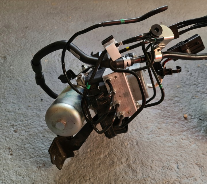 POMPE ABS TOYOTA CHR C-HR 1.8 HYBRID NEUF