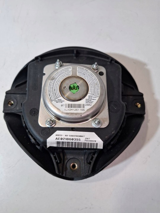 154.ALFA ROMEO 147 VOLANT CUIR MULTIFONCTION AIRBAG 86250202094