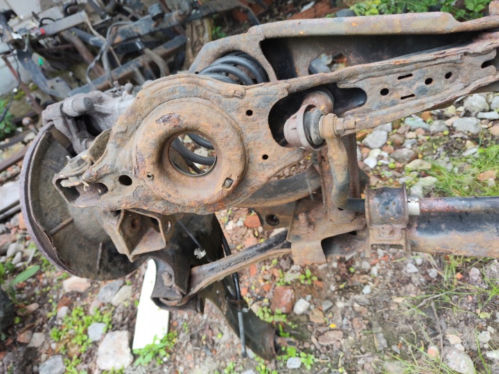 MAZDA 5 II CW 10-15 POUTRE AXE ARRIÈRE ARRIÈRE COMPLÈTE POUTRE SUSPENSIONS