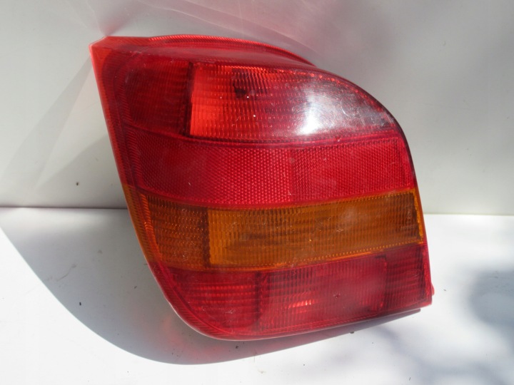 PHARE ARRIÈRE GAUCHE FORD FIESTA MK3 III 89FG13A603