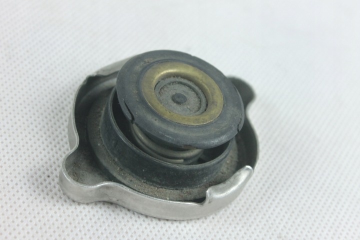 BOUCHON RÉSERVOIR GOULOTTE DE REMPLISSAGE EAU MOTEUR LIQUIDE REFROIDISSEMENT MERCEDES W124 W201