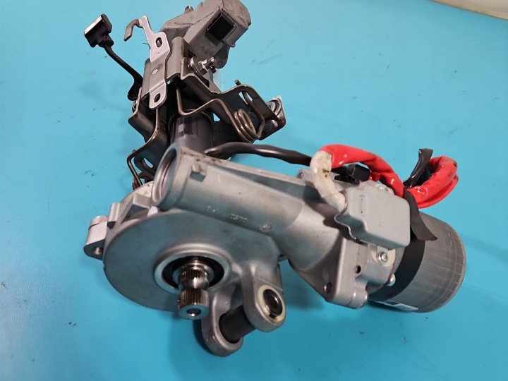 POMPE AMPLIFICATEUR TOYOTA AVENSIS III T27 45250-05750 2.0 D4D