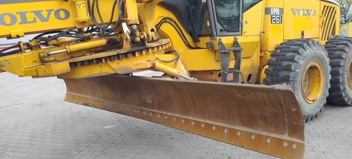 VOLVO ROWNIARKA ROUTIÈRE VOLVO G990