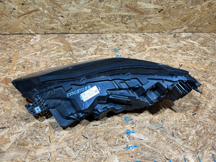 TESLA MODÈLE 3 LIFT 23- PHARE DROITE AVANT AVANT