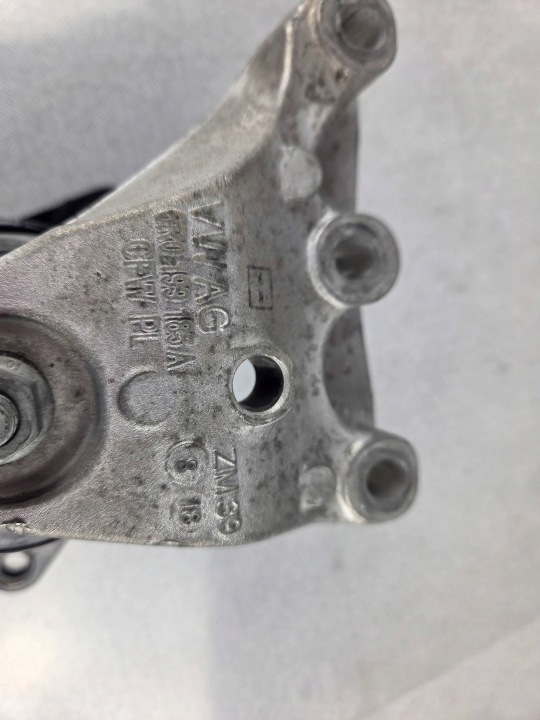SKODA FABIA III 1.0 1.2 MPI POIGNÉE COUSSIN MOTEUR 6R0199185A