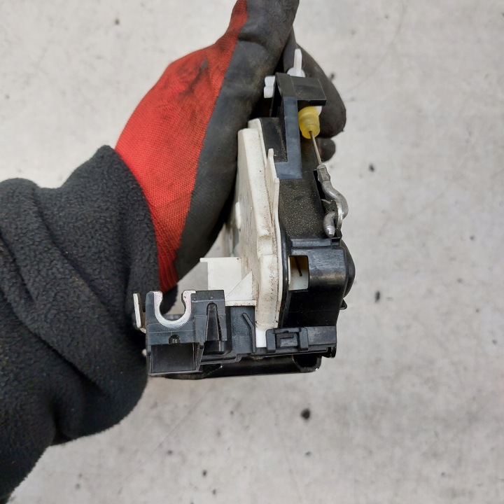 VOLKSWAGEN GOLF VI 6 SERRURE DE PORTE DROIT AVANT 7PIN