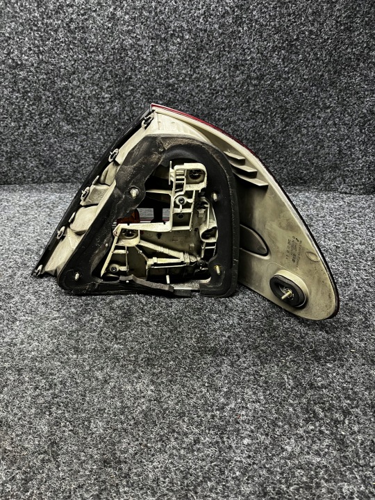 PHARE GAUCHE ARRIÈRE ARRIÈRE MERCEDES W211 A1685403647