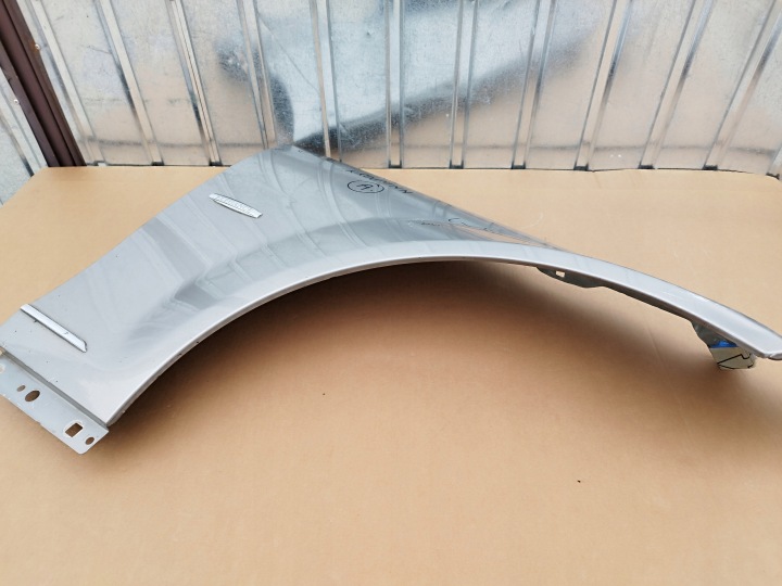 AILE DROIT AVANT MERCEDES C-KLASA W204 ORIGINAL COULEUR C723 2007-2011