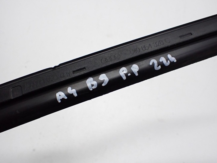 MOULURE PARE-BRISE AVANT DROITE 8W0854328C AUDI A4 B9 22R