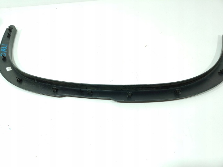 LAND ROVER DEFENDER II MOULURE GARDE-BOUE DROIT AVANT