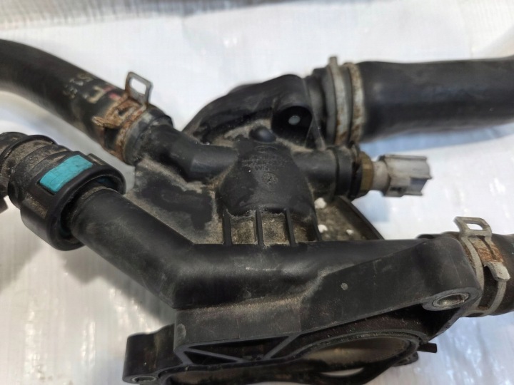 FORD FOCUS MK3 1.0 CHÂSSIS THERMOSTAT CM5G-9K478-FB